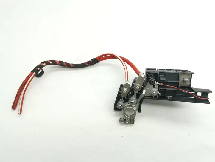 Audi Q5 SQ5 (2012 - 2017) B0101179 Плюсовой провод аккумулятора — фото 3