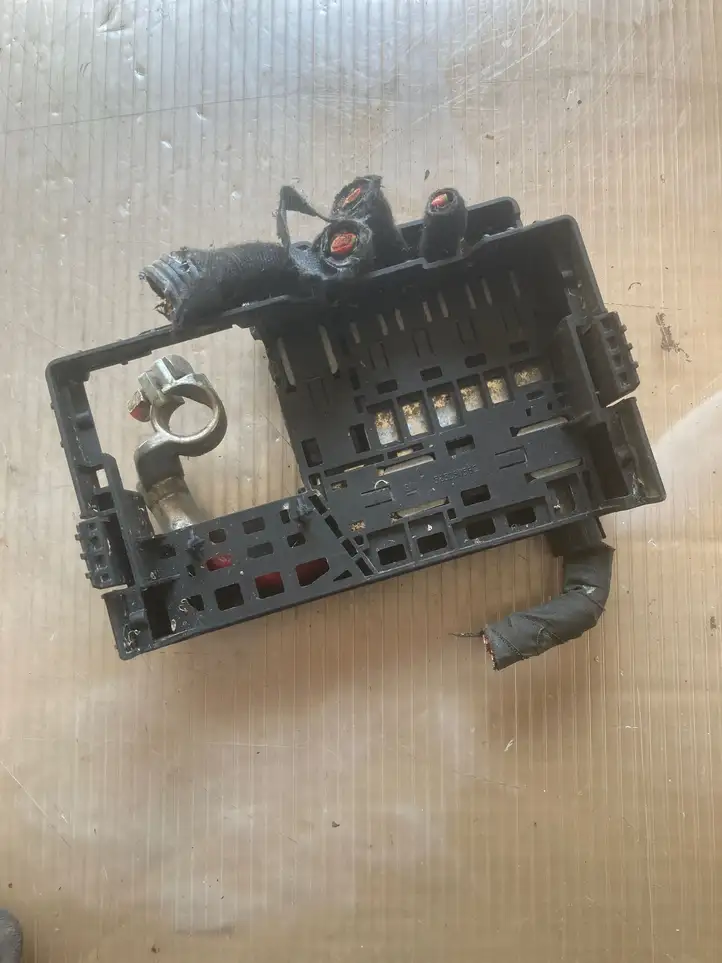 Opel Meriva B (2010 - 2014) 525230582 Плюсовой провод аккумулятора — фото 1