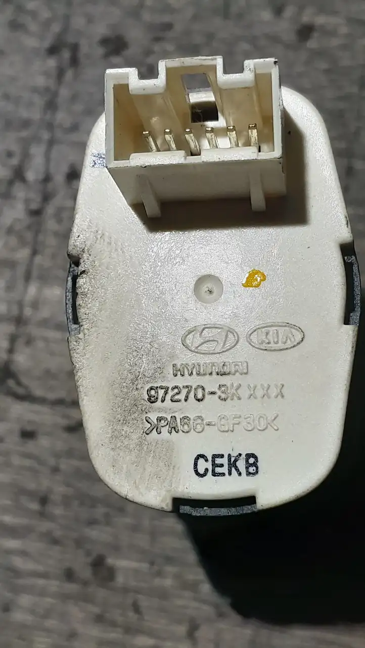 Kia Ceed (2006 - 2010) 972703KXXX Датчик температуры воздуха в салоне — фото 4