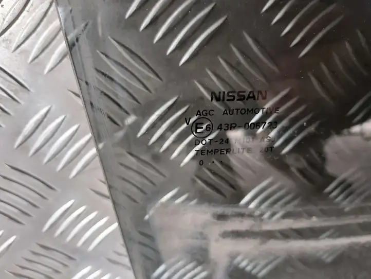 Nissan Juke I F15 (2010 - 2018) Стекло задней двери — фото 3