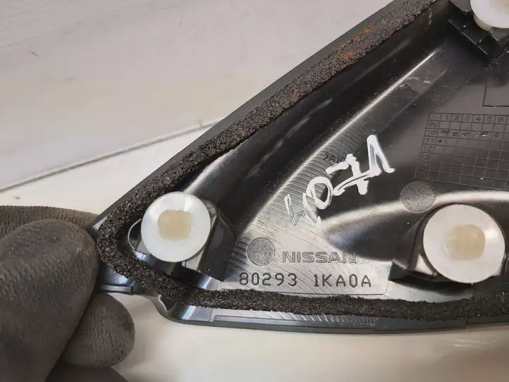 Nissan Juke I F15 (2010 - 2018) 802931KA0A Прочие детали салона — фото 2