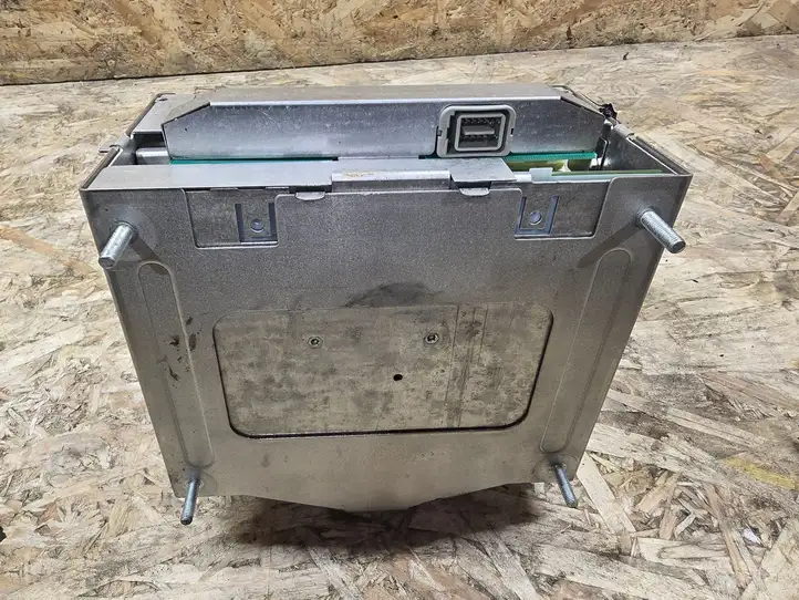 Maserati Coupe (2002 - 2010) 067693927 Навигационный привод CD/DVD — фото 4