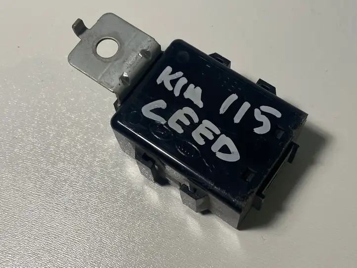Kia Ceed (2012 - 2015) 954202V000 Блок иммобилайзера — фото 2
