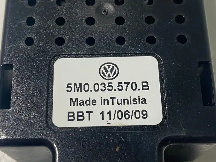 Volkswagen Golf Plus (2008 - 2014) 5M0035570B Усилитель антенны — фото 3