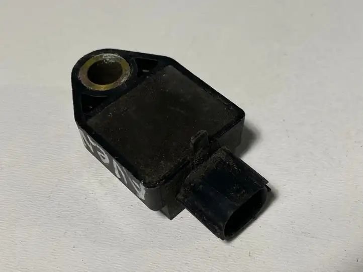 Toyota Avensis T250 (2003 - 2006) 8917305030 Датчик удара SRS — фото 2
