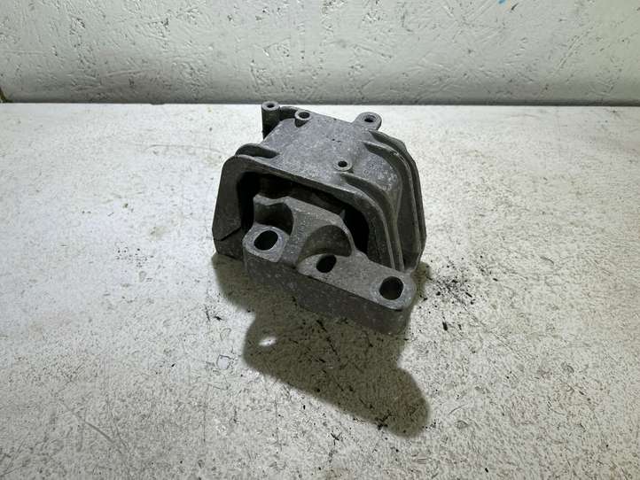 Volkswagen PASSAT B6 (2005 - 2010)  1K0199262P Подушка двигателя