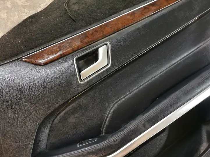 Mercedes-Benz E W212 (2009 - 2016) Обшивка задней двери — фото 4