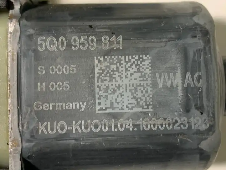 Volkswagen Golf VII (2013 - 2019) 5Q0959811 Стеклоподъемник задней двери — фото 2