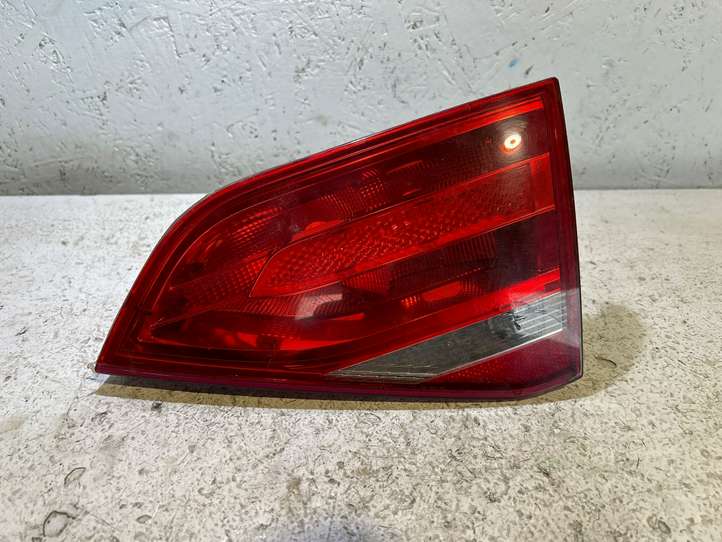 Audi A4 (2011 - 2015)  8K5945094 Задний фонарь в крышке багажника