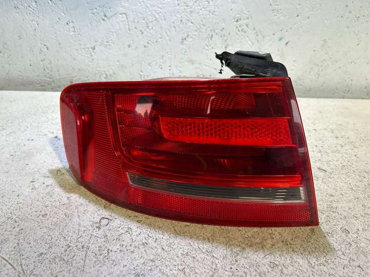 Audi A4 (2011 - 2015)  8K5945095D Задний фонарь в кузове