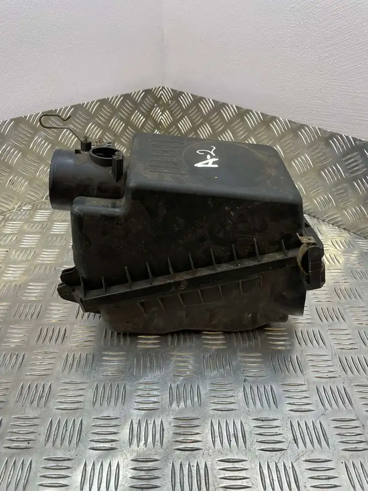 Toyota Corolla E120 E130 (2000 - 2004) 1770122100 Корпус воздушного фильтра — фото 1
