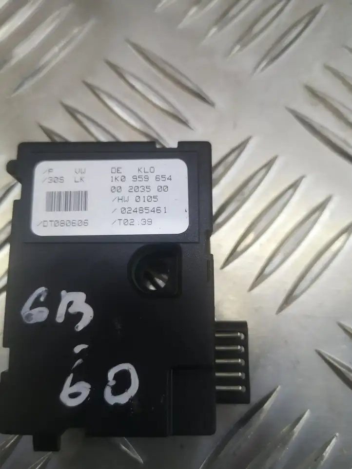 Audi A3/S3 8P (2004 - 2008) 1K0959654 Датчик угла поворота руля — фото 1