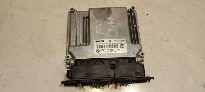BMW 5 E60 E61 (2004 - 2010)  7811700 Блок управления двигателя