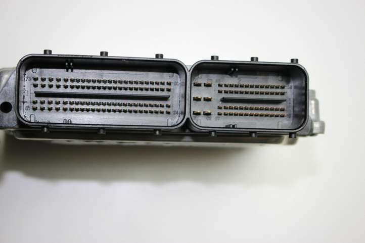BMW 3 E90 E91 (2005 - 2012)  7823420 Блок управления двигателя