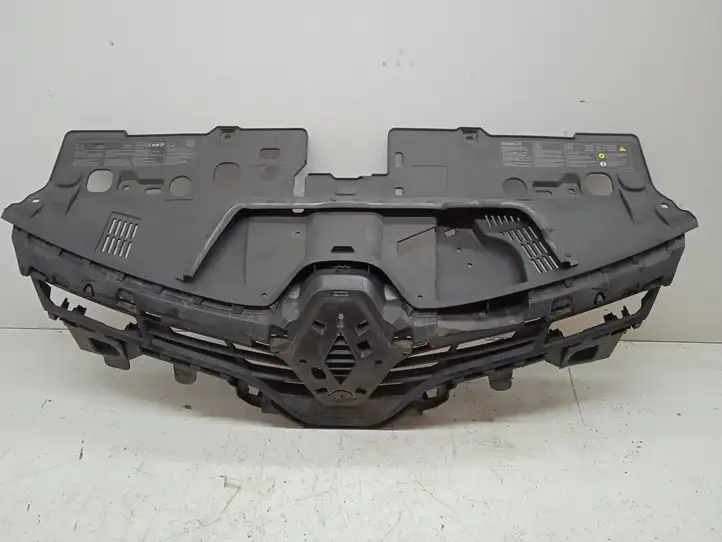 Renault Clio IV (2012 - 2019) 622563184R Верхняя решетка радиатора — фото 1