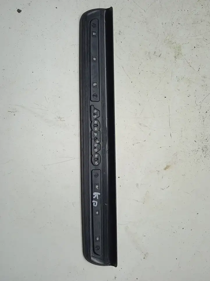 Volvo V50 (2004 - 2008) 08622671 Внутренняя отделка переднего порога — фото 3