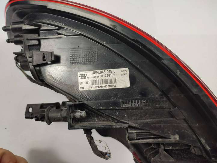 Audi A3/S3 8V (2012 - 2016)  8V4945095C Задний фонарь в кузове