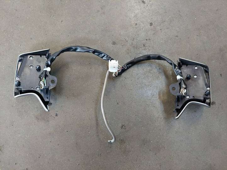 Toyota Auris 150 (2006 - 2012)   Кнопки рулевого колеса