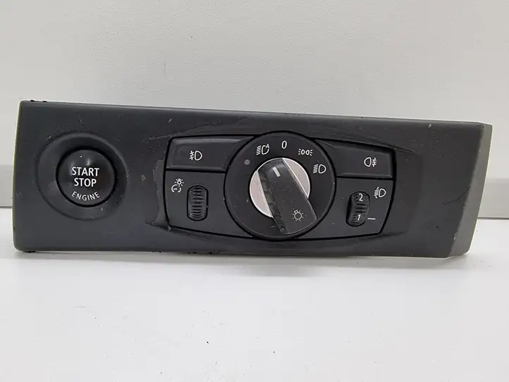 BMW 5 E60 E61 (2004 - 2010) 6988555 Включатель фонарей — фото 1