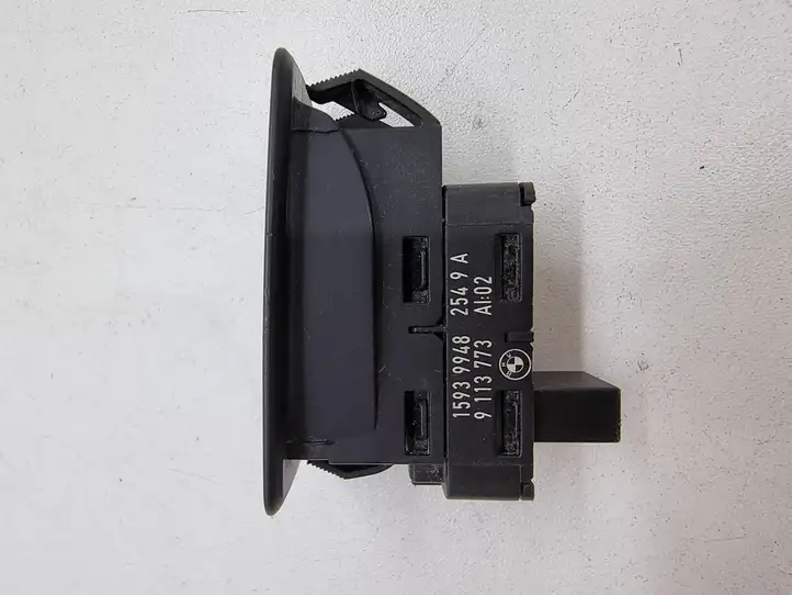 BMW 5 E60 E61 (2004 - 2010) 9113773 Кнопка стеклоподъемников — фото 3