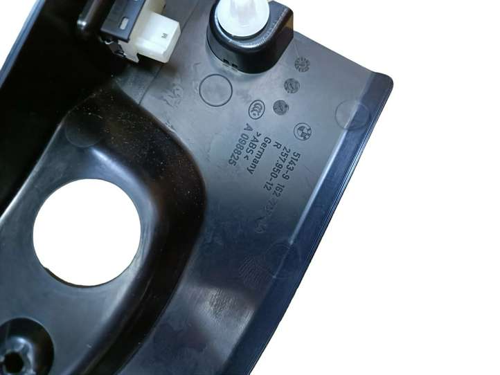 BMW 5 F10 F11 (2009 - 2016)  51439162737 Боковая отделка пространства для ног