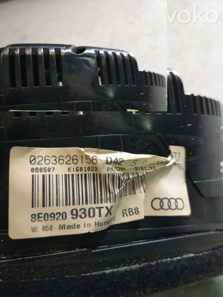 Audi A4 (2000 - 2006)  8E0920930TX Спидометр (приборный щиток)