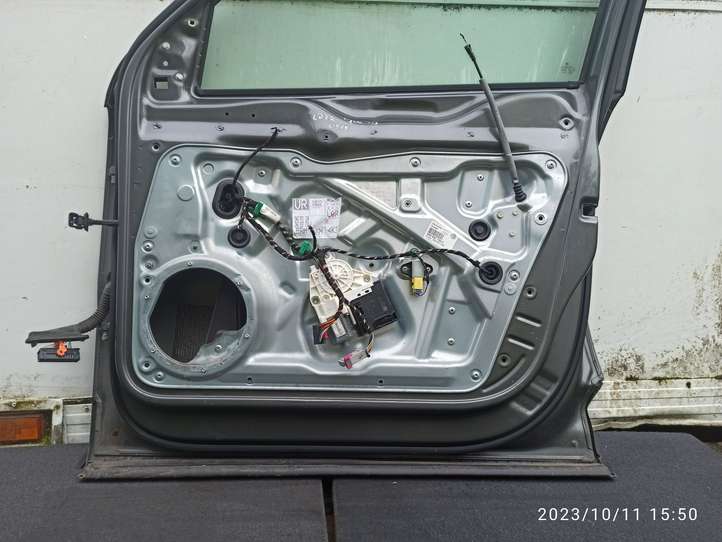 Volkswagen Tiguan (2011 - 2016)   Дверь