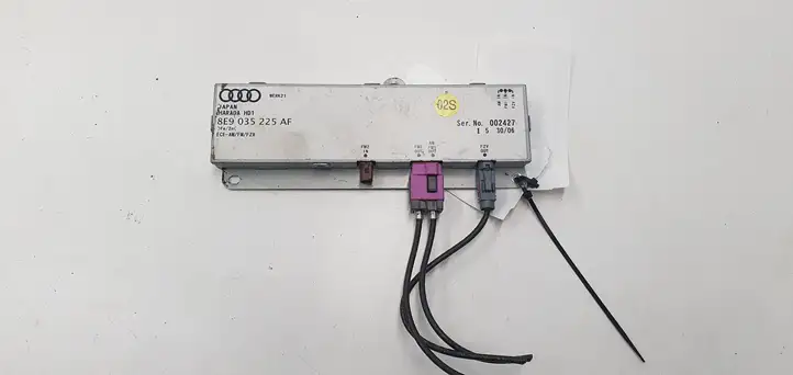 Audi A4 S4 B7 8E 8H (2004 - 2009) 8E9035225AF Усилитель антенны — фото 1