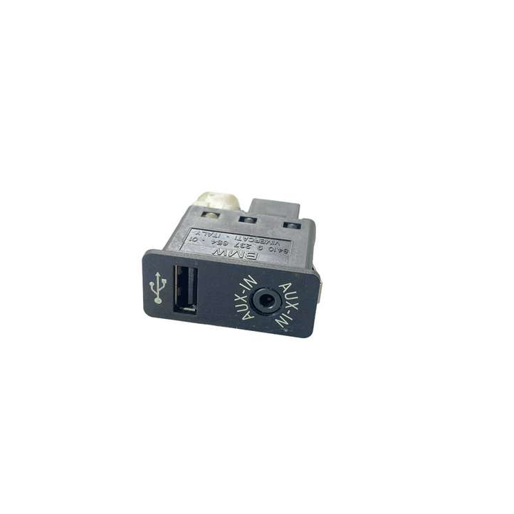 BMW 5 F10 F11 (2009 - 2016)  9237654 Разъем USB