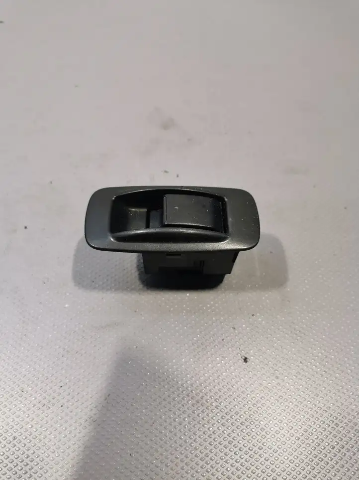 Toyota Corolla Verso AR10 (2004 - 2009) Кнопка стеклоподъемников — фото 2