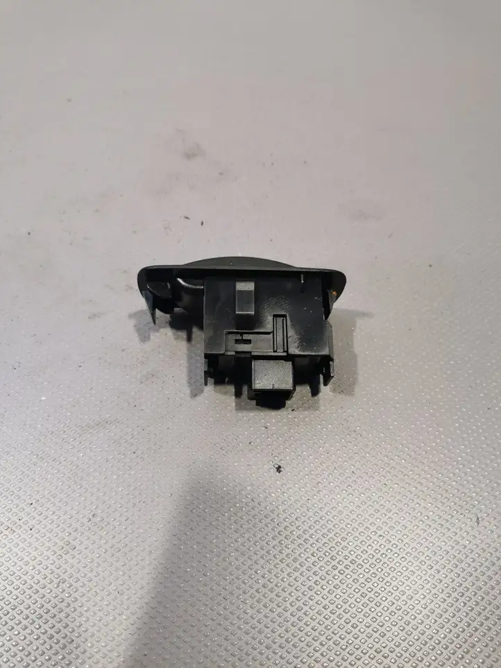 Toyota Corolla Verso AR10 (2004 - 2009) Кнопка стеклоподъемников — фото 2