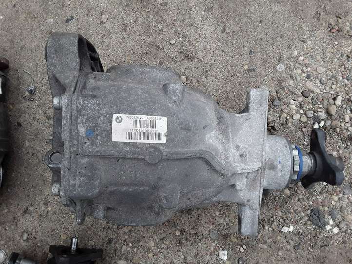 BMW 7 F01 F02 F03 F04 (2008 - 2016)  7630828 Задний редуктор