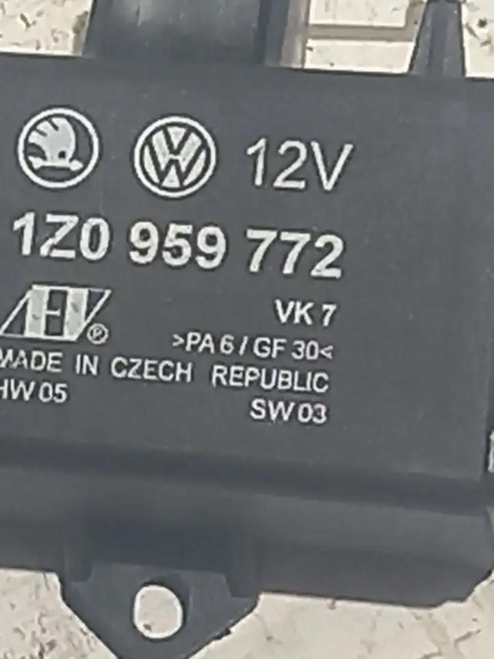 Volkswagen PASSAT B6 (2005 - 2010) 1Z0959772 Прочие блоки управления — фото 3