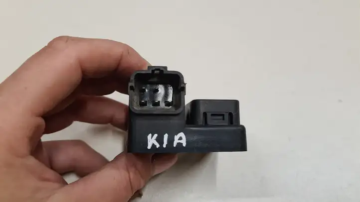 Kia Carens I (2002 - 2006) OK2FB6176X Реле вентилятора охлаждения — фото 4