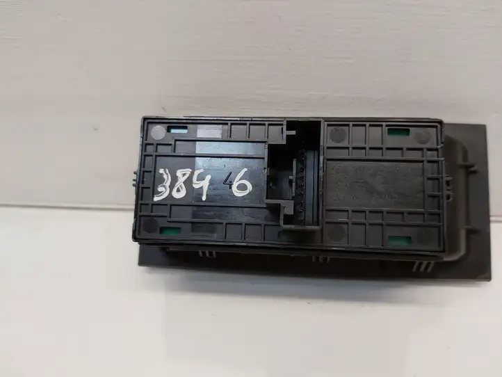 Skoda Octavia Mk3 (5E) (2013 - 2019) 5E0959857A Блок кнопок стеклоподъемников — фото 4