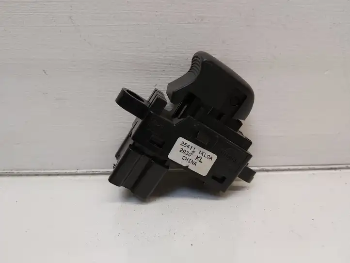 Nissan Juke I F15 (2010 - 2018) 254111KL0A Блок кнопок стеклоподъемников — фото 1