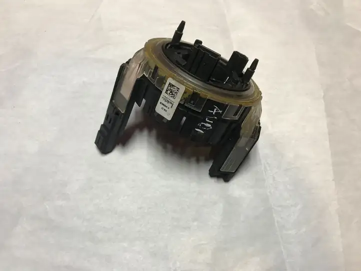 Audi A4 S4 B7 8E 8H (2004 - 2009) 04404420 Контактное кольцо SRS — фото 1
