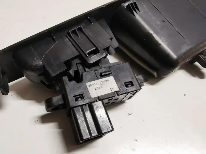 Nissan Qashqai (2006 - 2010) 25411JD000 Блок кнопок стеклоподъемников — фото 3