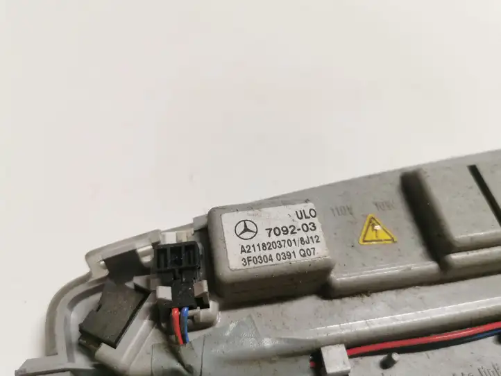 Mercedes-Benz E W211 (2002 - 2009) A2118203701 Задняя подсветка — фото 2
