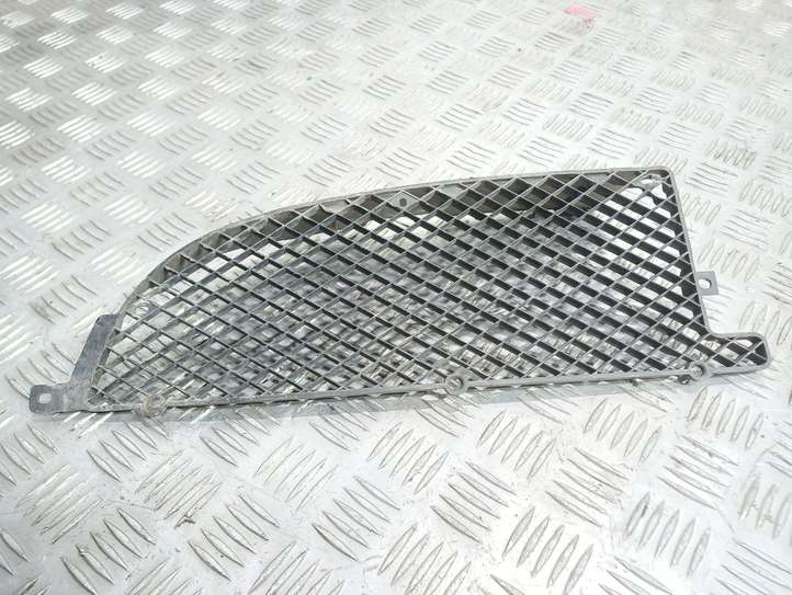 Daihatsu Sirion (1998 - 2004)  5311397201 Верхняя решётка