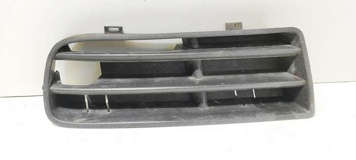 Volkswagen Golf IV (1998 - 2005)  1J0853665B Верхняя решётка
