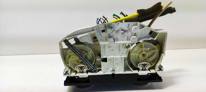 Volkswagen Golf IV (1998 - 2005)  1J0820045F Блок управления кондиционера воздуха / климата/ печки (в салоне)