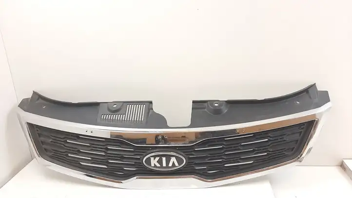 Kia Ceed (2010 - 2012) Верхняя решетка радиатора — фото 1