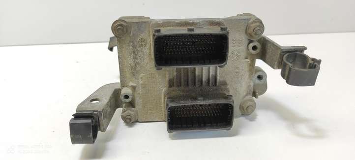 Alfa Romeo 147 (2000 - 2004)  18604606714 Блок управления двигателя