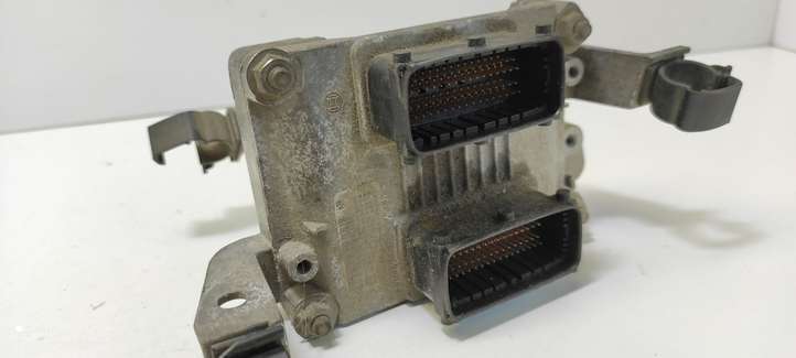 Alfa Romeo 147 (2000 - 2004)  18604606714 Блок управления двигателя