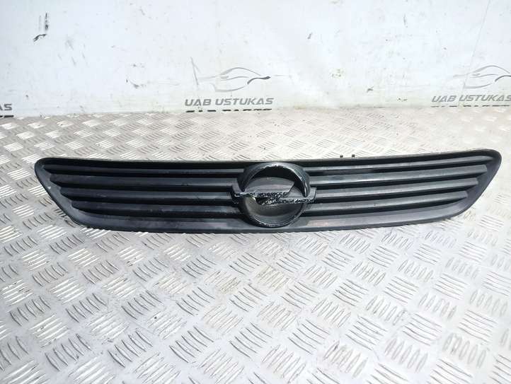 Opel Astra (1998 - 2004)  90588120 Верхняя решётка