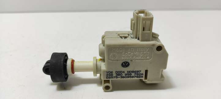 Audi A6 (2004 - 2008)  3B0959782A Электропривод центрального замка крышки бака