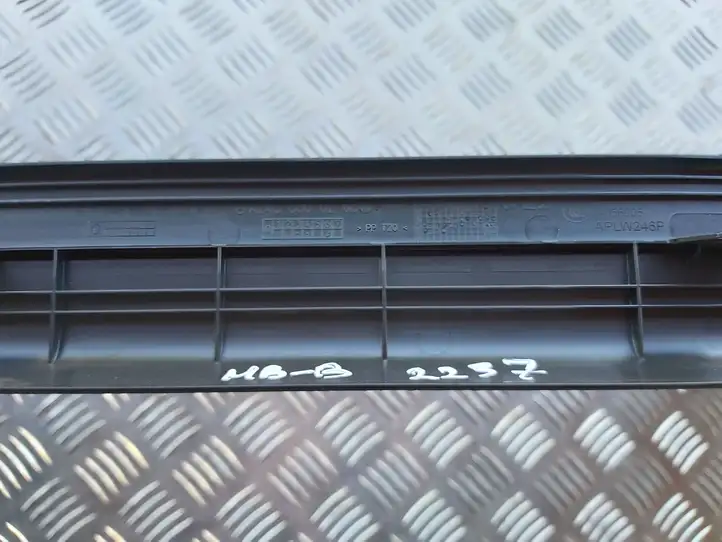 Mercedes-Benz B-class W246 (2014 - 2018) A2466800206 Прочие детали салона — фото 2