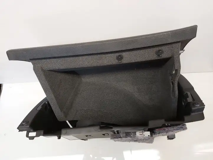 Mercedes-Benz CLA C117,X117,W117 (2013 - 2019) 1766808600 Вещевой ящик — фото 6