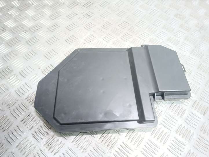 Audi A6 (2004 - 2008)  4F0035613 Крышка ящика предохранителей